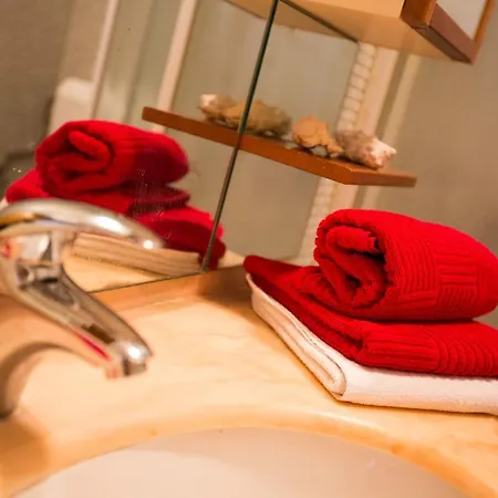Art Suites Red & Blue شقة *