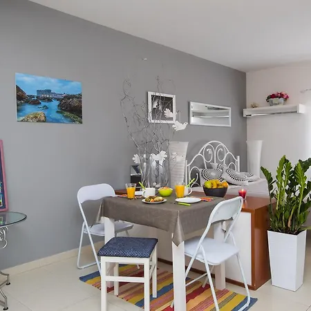 Art Suites Red & Blue * دوبروفينك